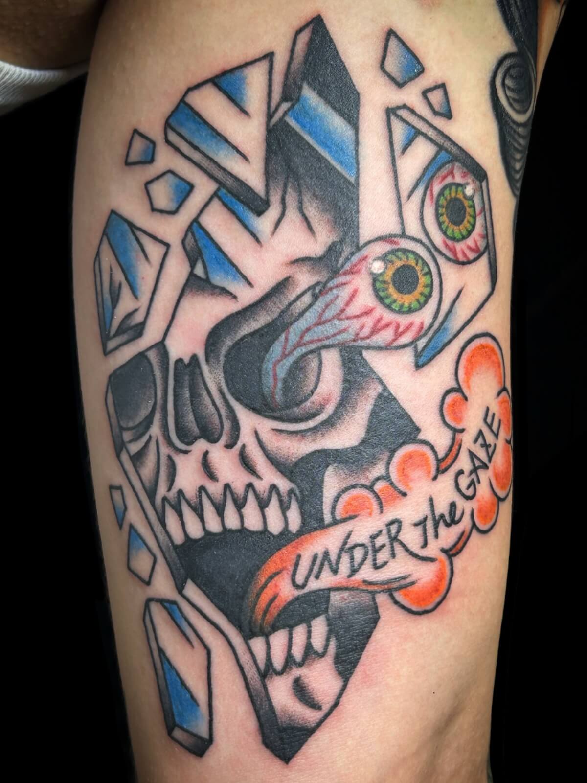 目玉モチーフのアメリカントラディショナルタトゥー