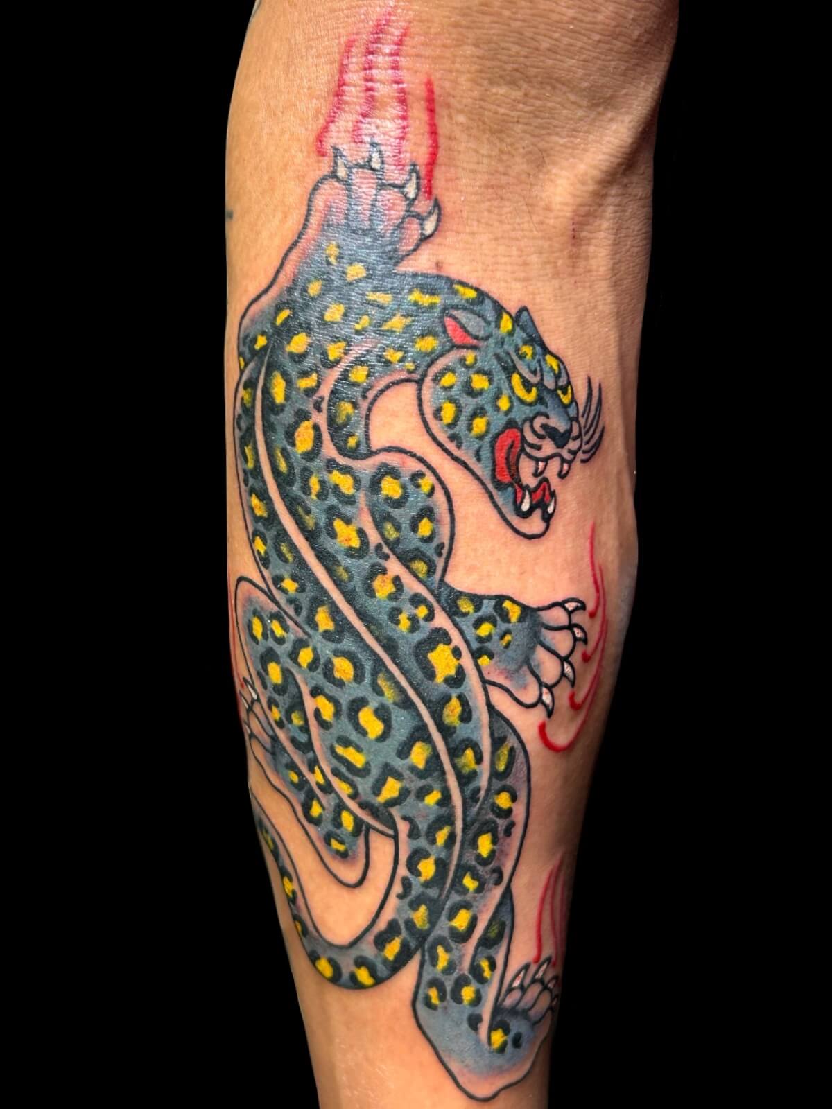 レオパードのアメリカントラディショナルタトゥー