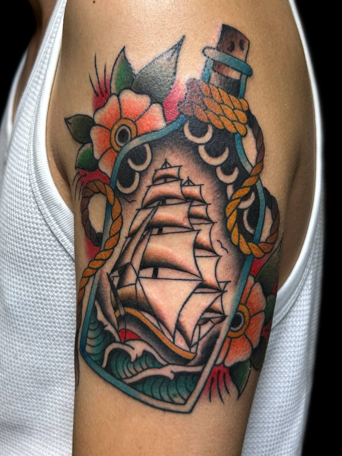 トラディショナルスタイルの帆船タトゥー